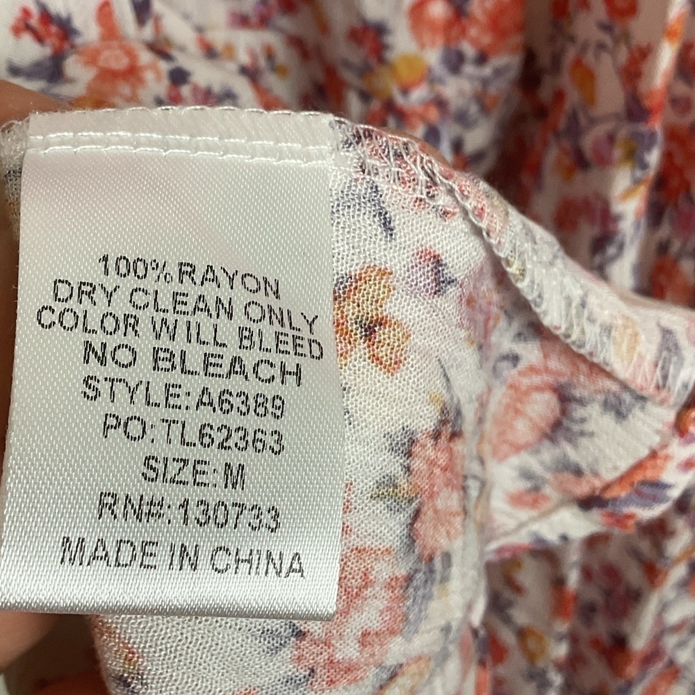 Umgee Ditzy Floral Babydoll Mini Dress Size Medium with Pockets - Picture 7 of 7